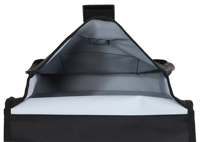 鍵付書類搬送被せバッグ　 内部